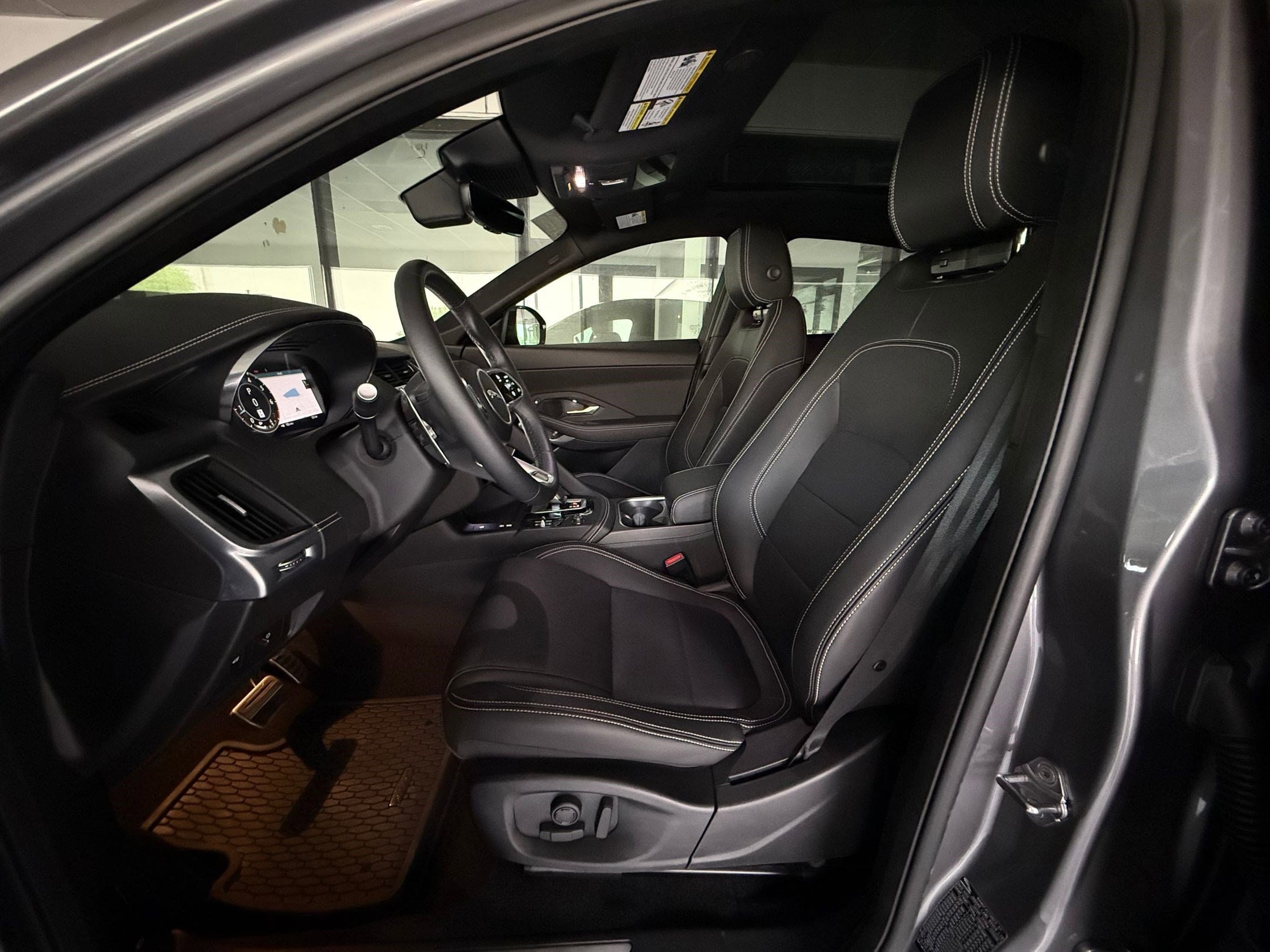 E-PACE P250 R-Dynamic SE SUV