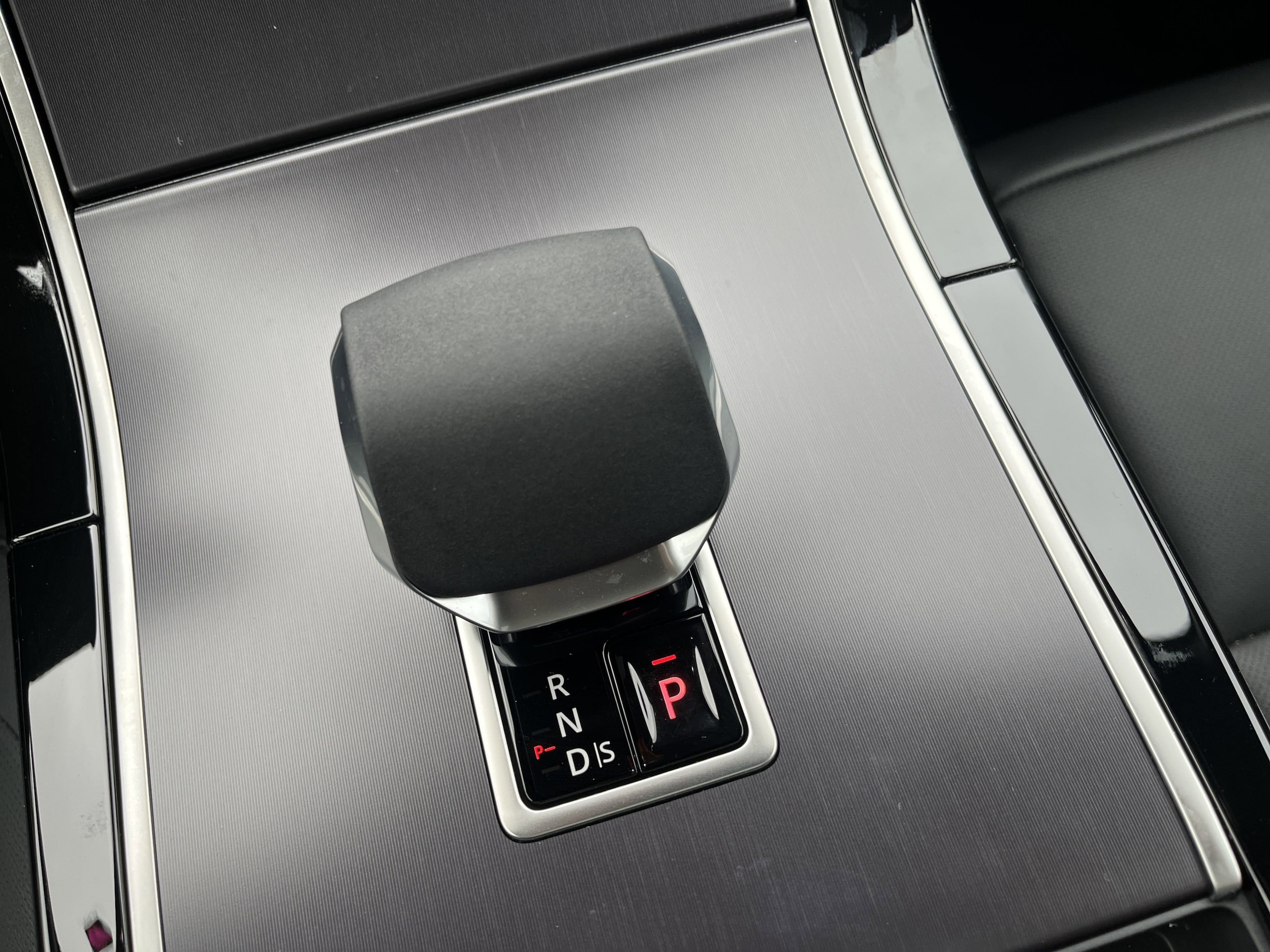 2026 Land Rover Range Rover Velar Dynamic SE - Photo 24