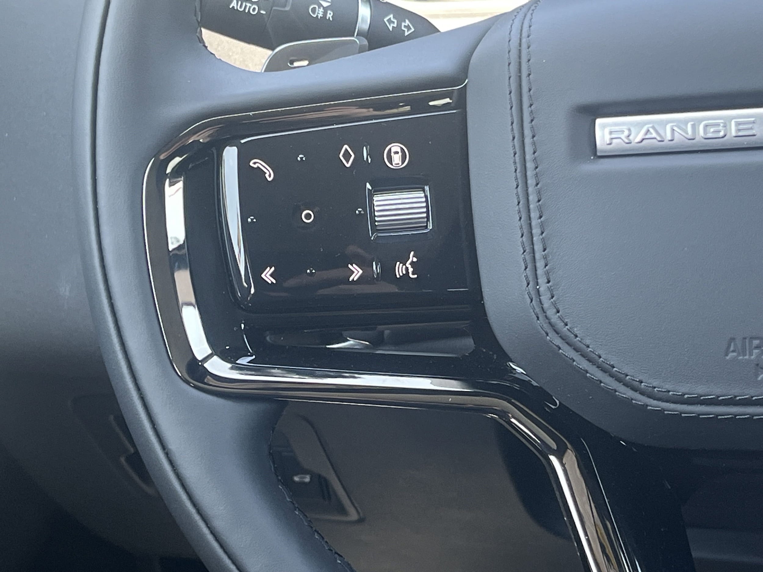 2026 Land Rover Range Rover Velar Dynamic SE - Photo 17