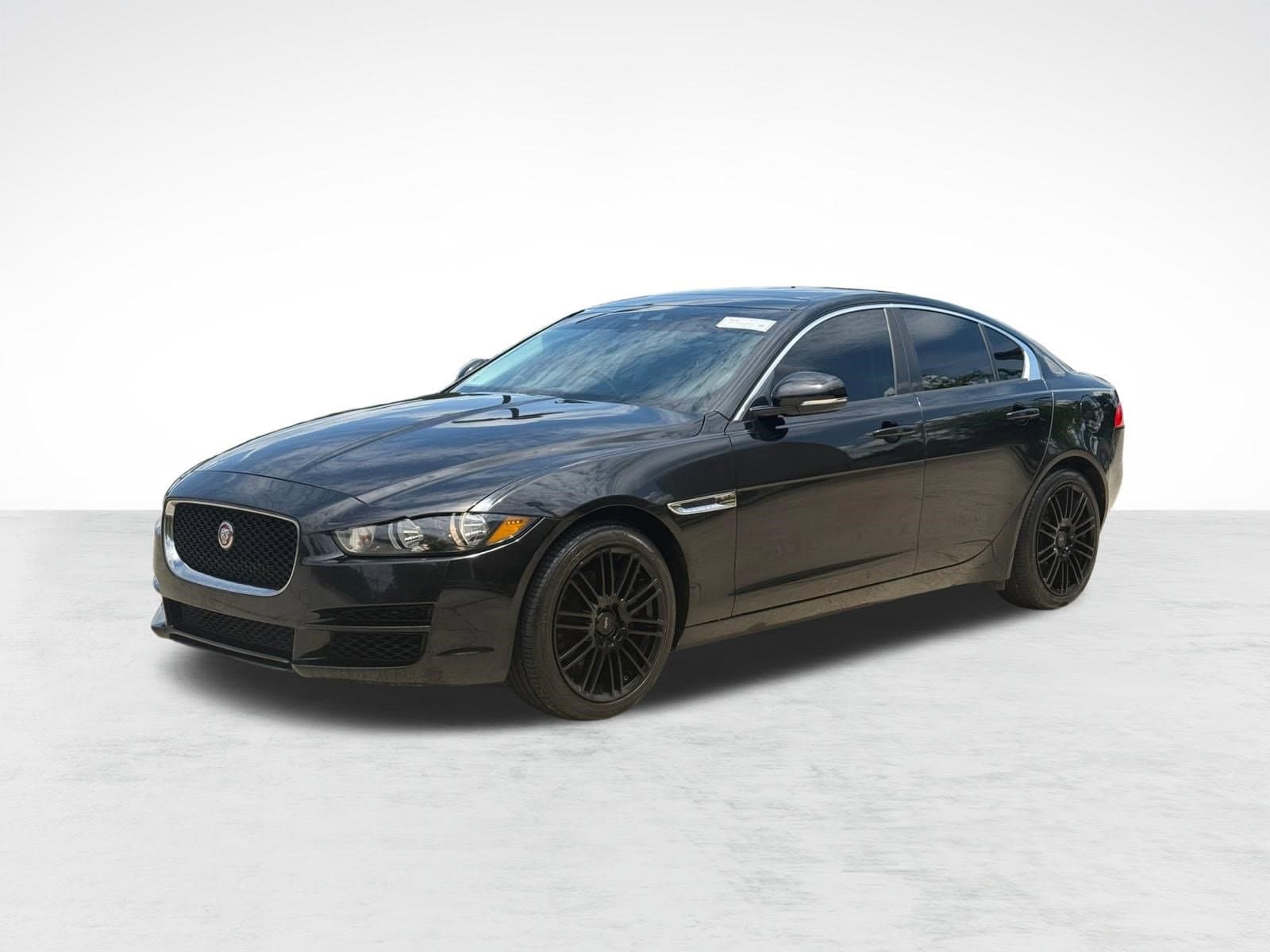 2018 Jaguar XE 25t Premium AWD's photo