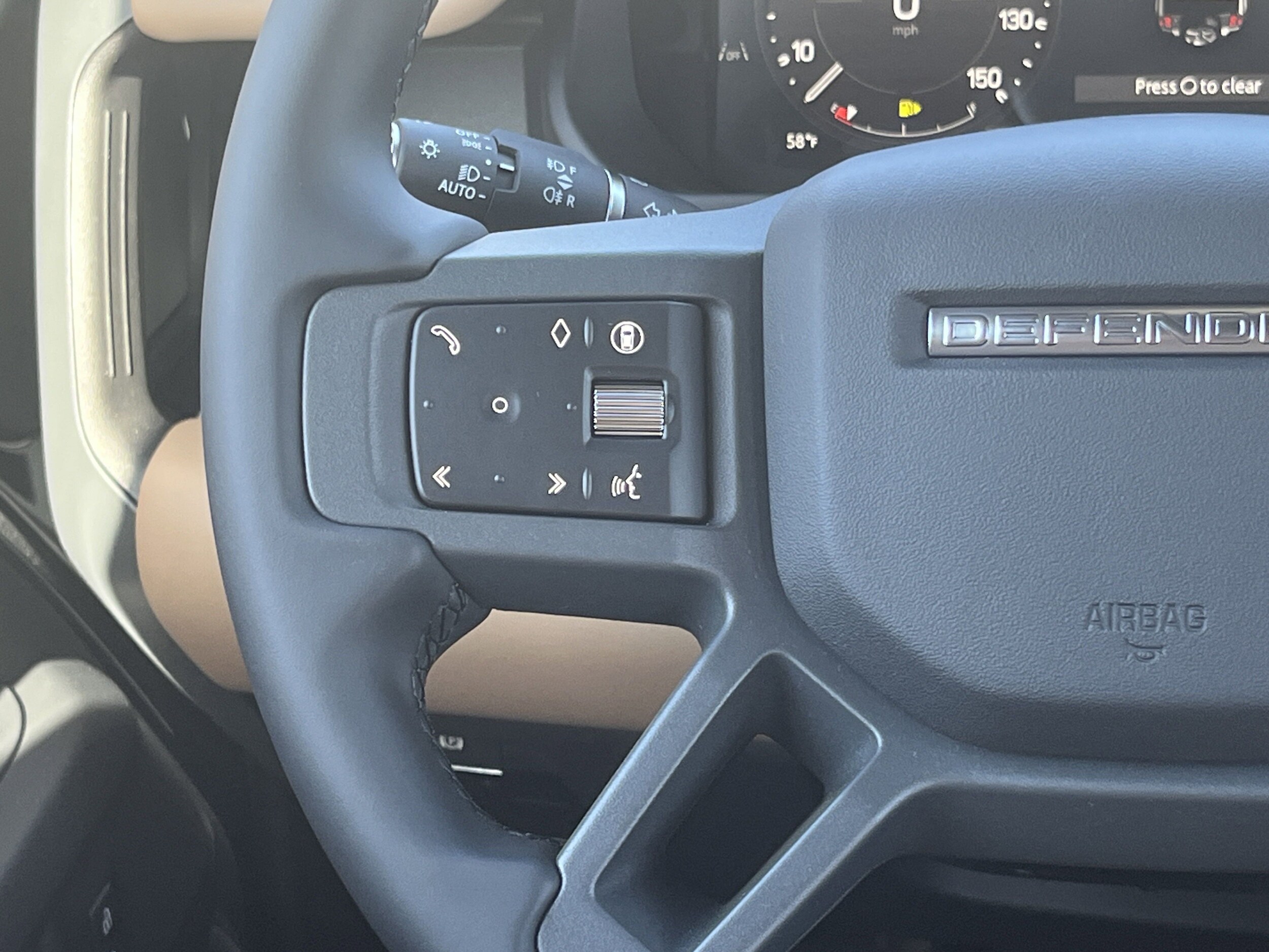 2025 Land Rover Defender S - Photo 17