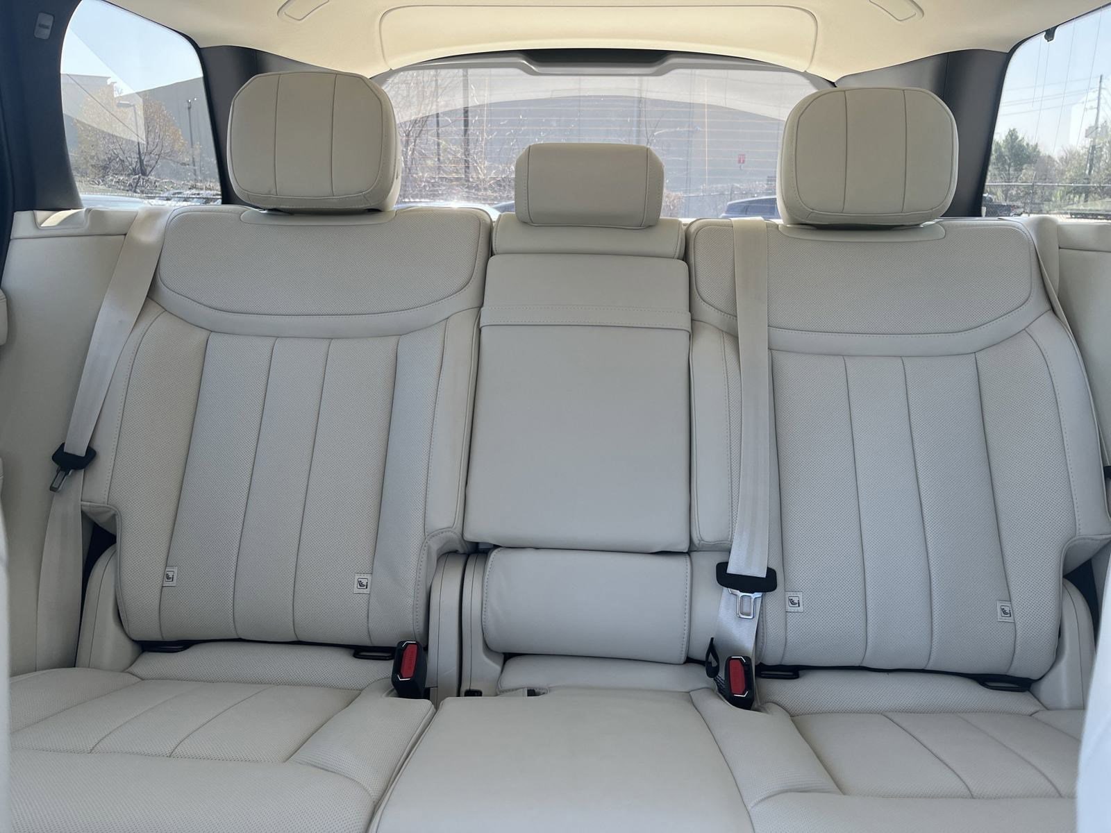 2025 Land Rover Range Rover SE - Photo 28
