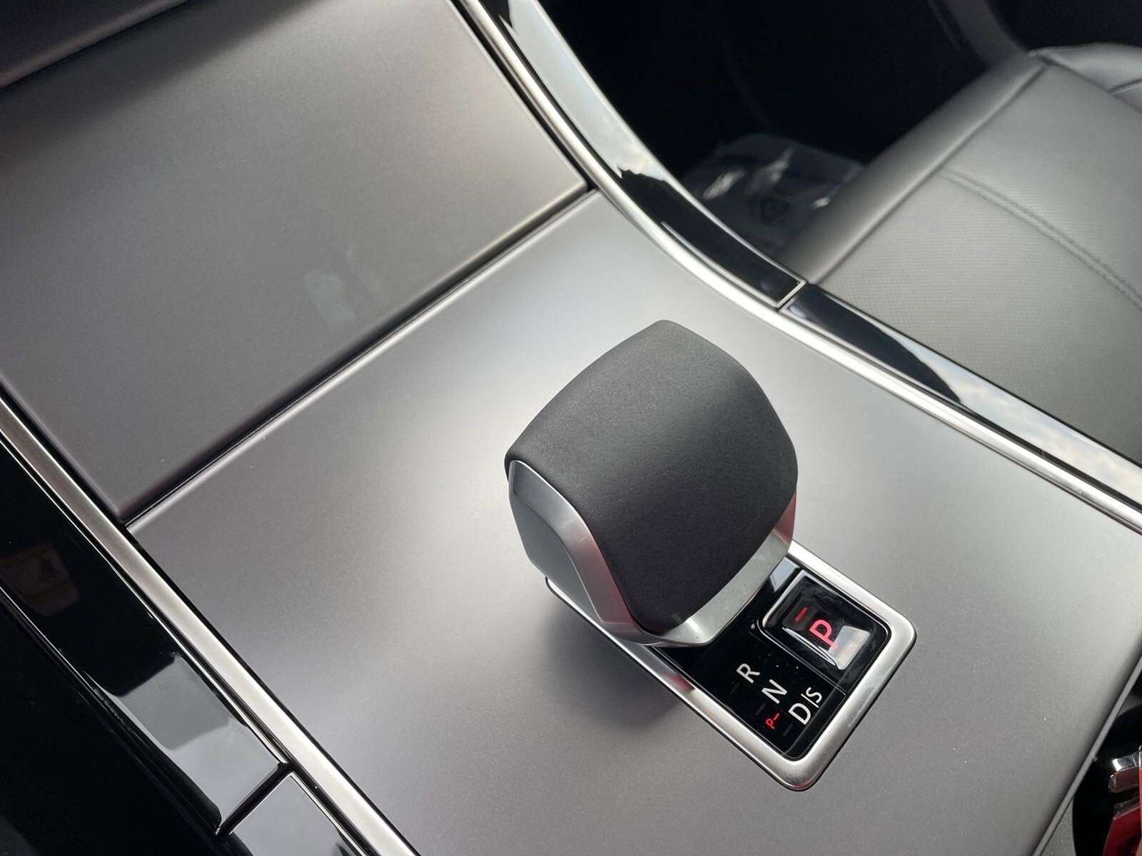2025 Land Rover Range Rover Velar Dynamic SE - Photo 24