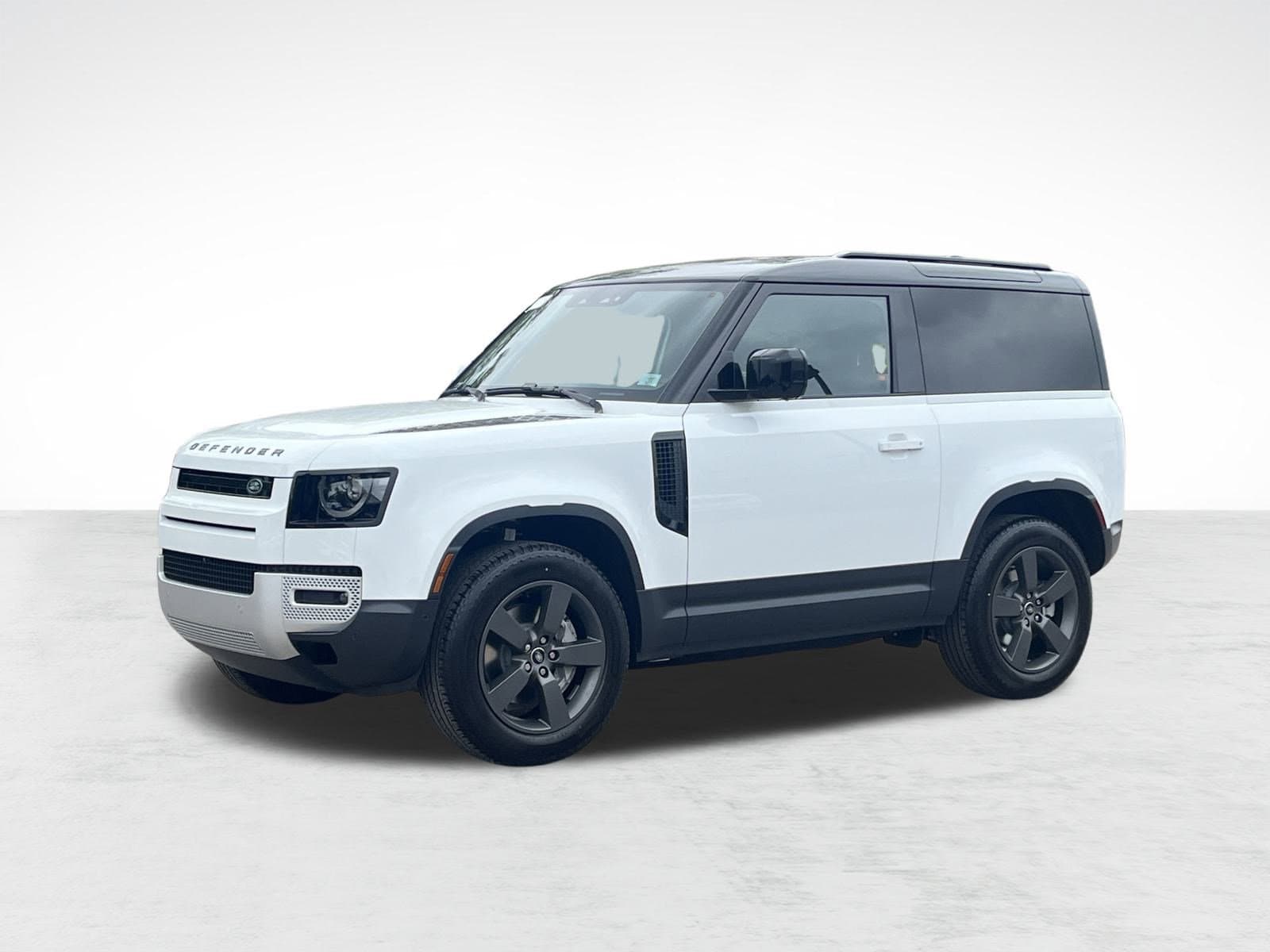 2025 Land Rover Defender S's photo