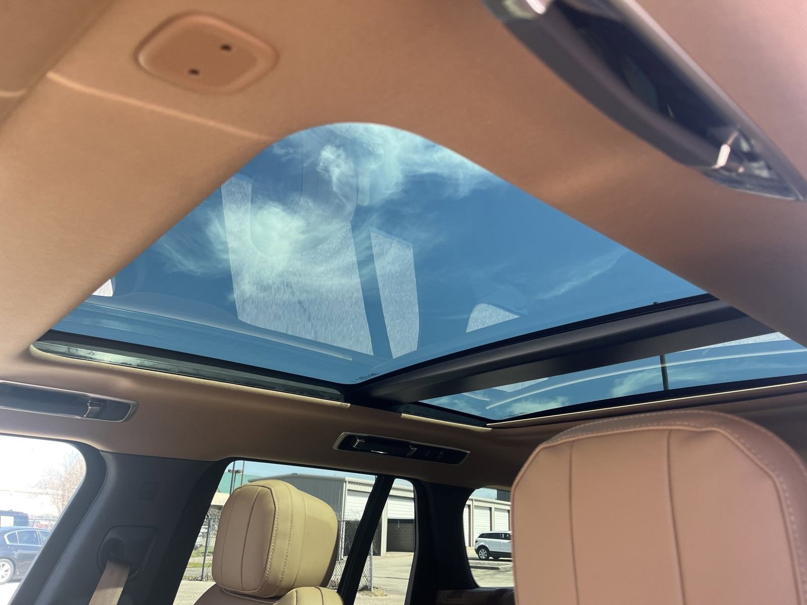 2025 Land Rover Range Rover SE - Photo 25
