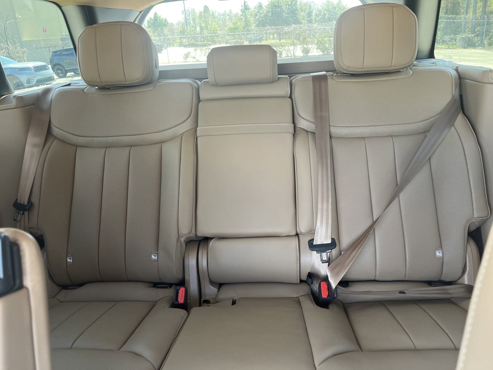 2025 Land Rover Range Rover SE - Photo 28