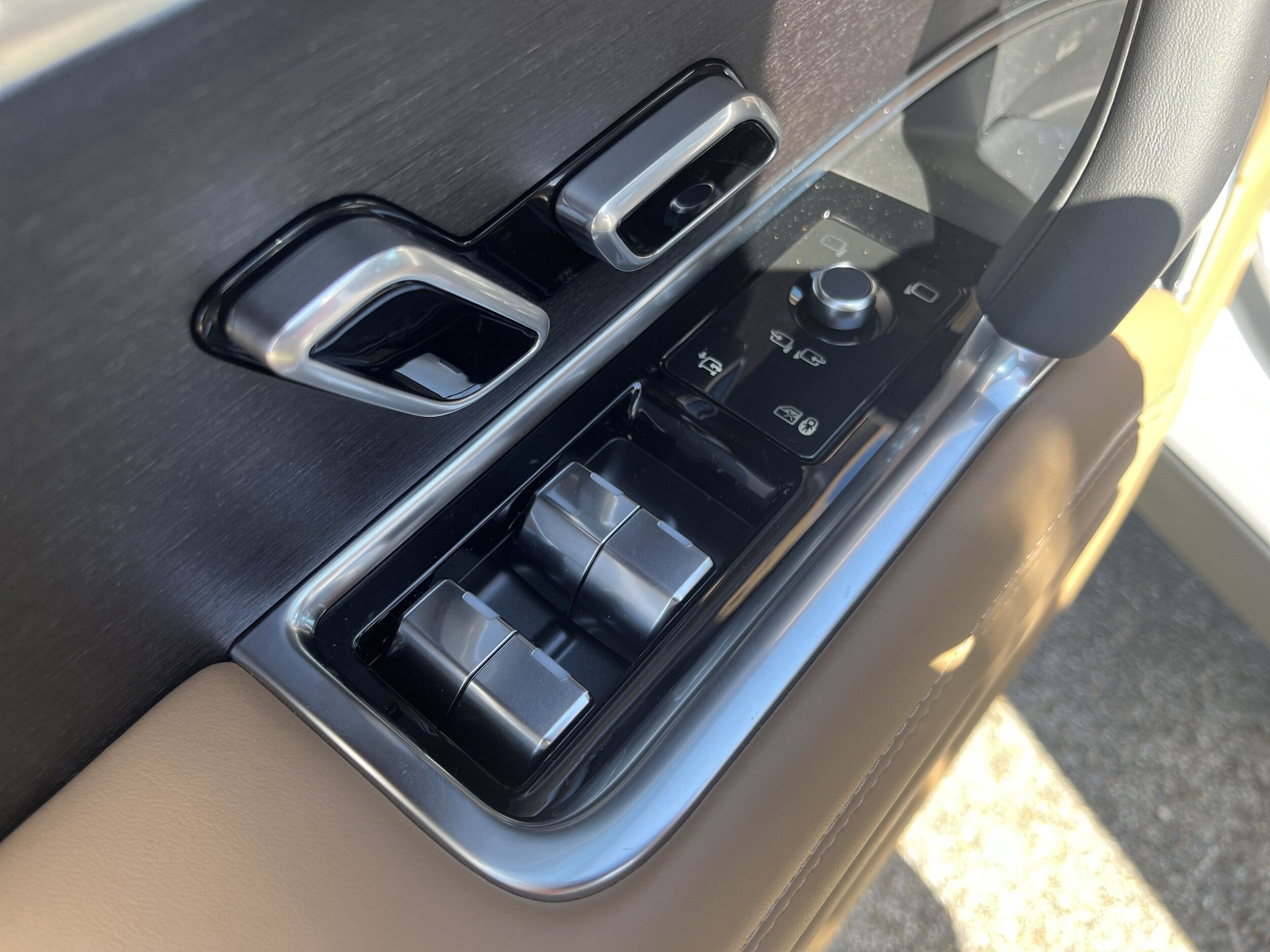2025 Land Rover Range Rover SE - Photo 14