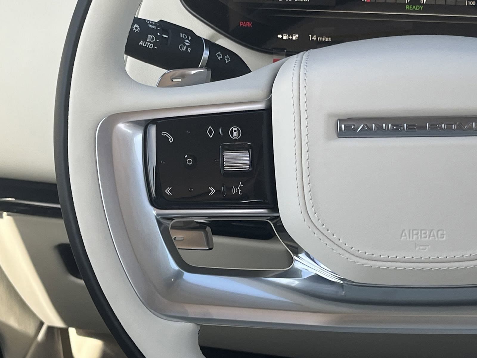 2025 Land Rover Range Rover SE - Photo 17