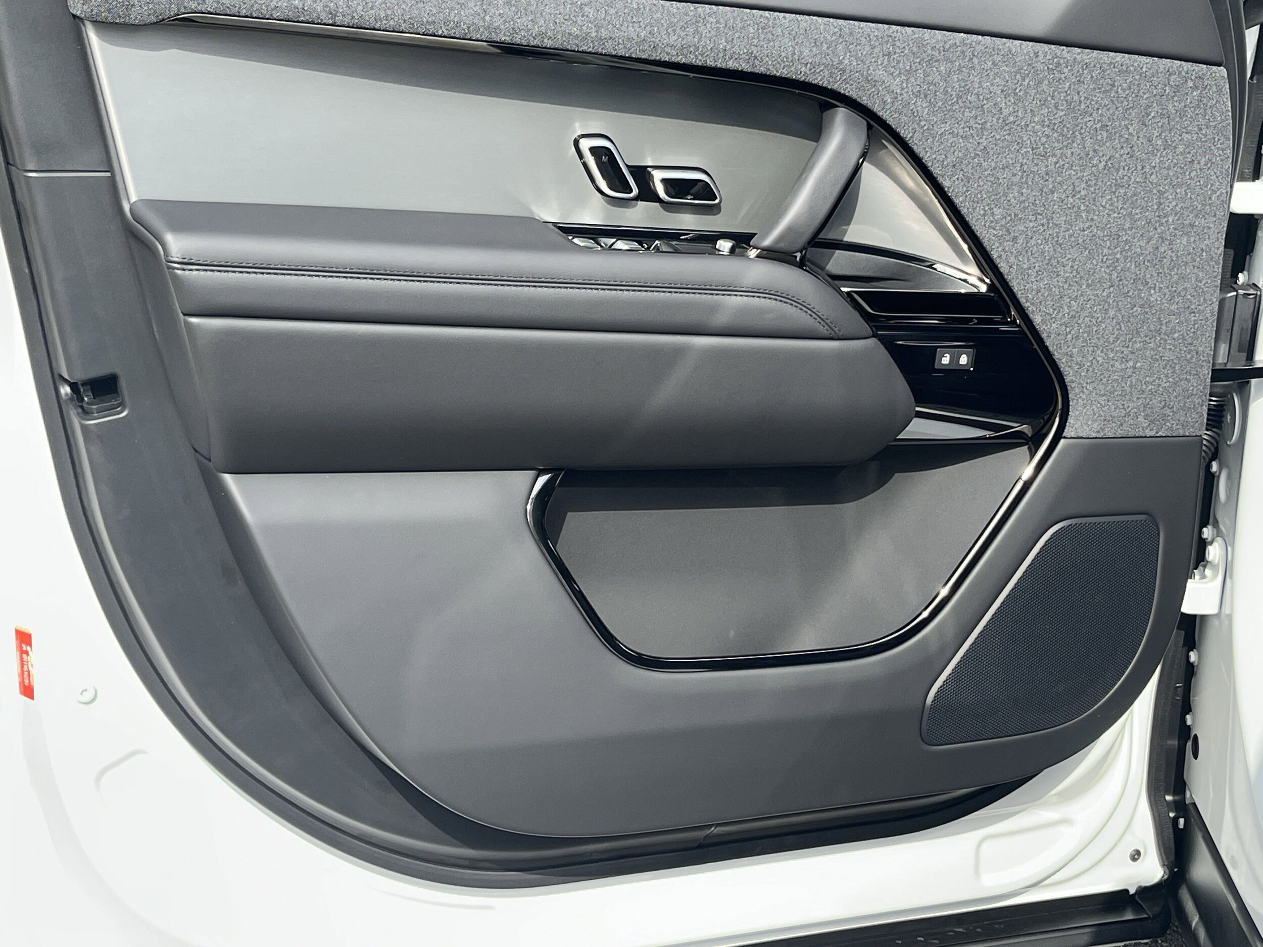 2025 Land Rover Range Rover Sport Dynamic SE - Photo 13