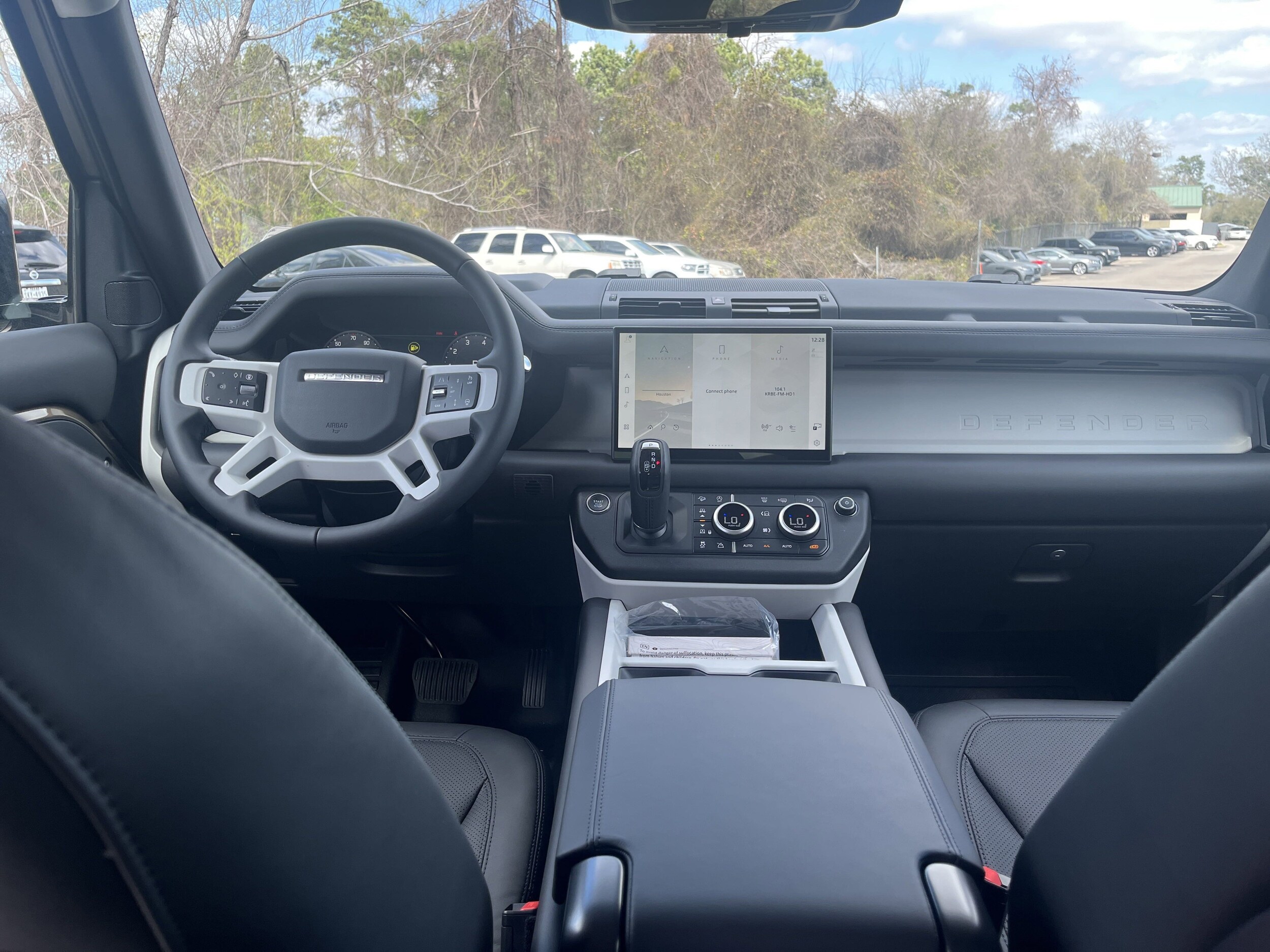 2025 Land Rover Defender S - Photo 23