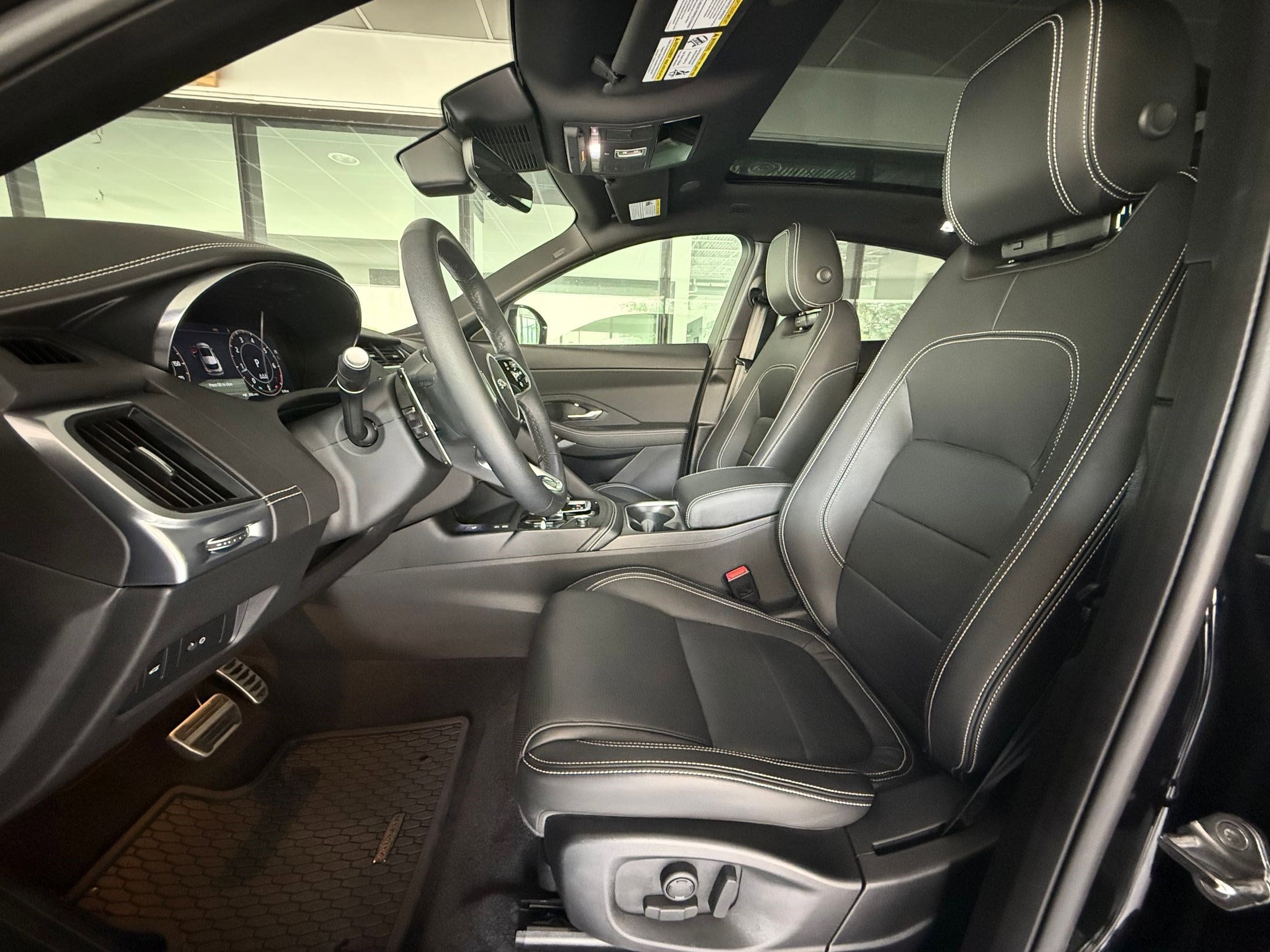 E-PACE P250 R-Dynamic SE SUV