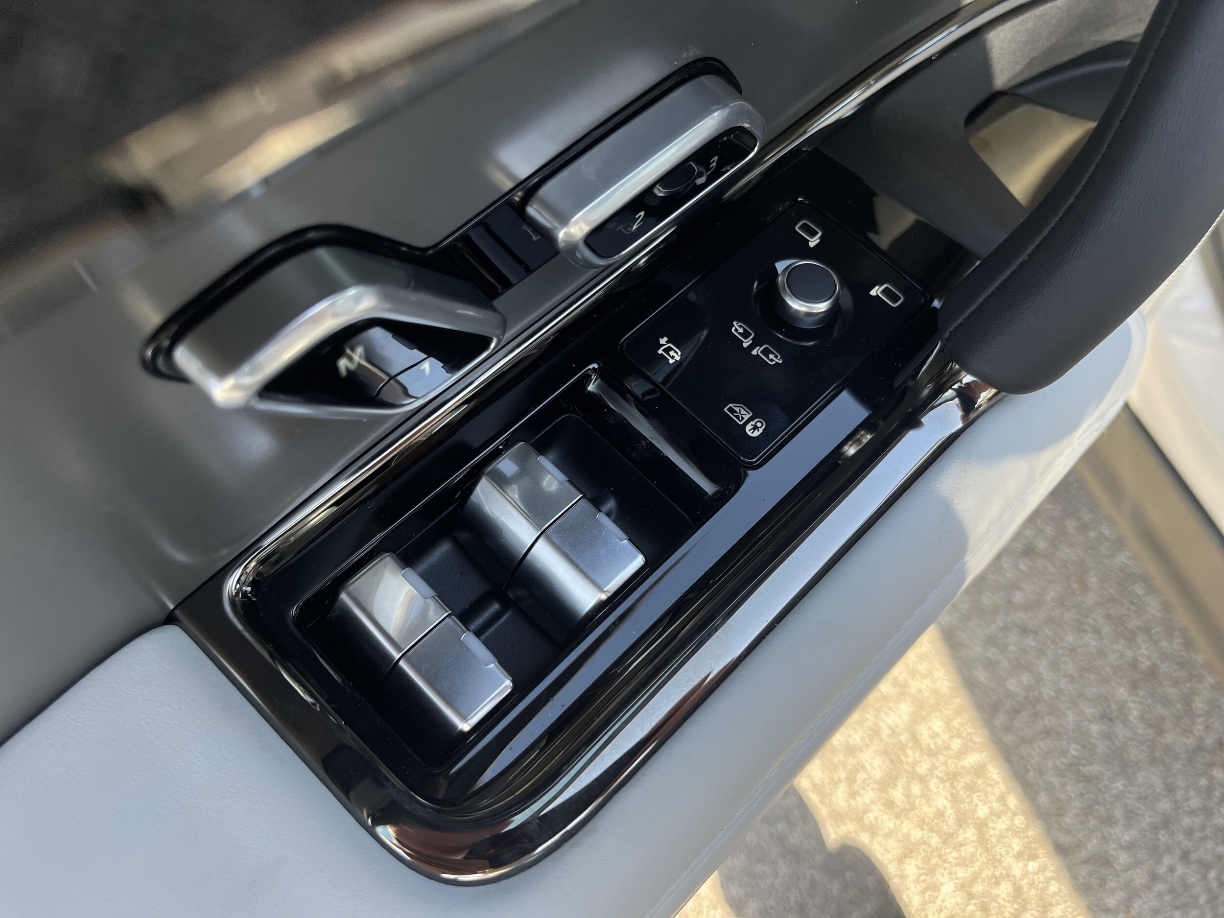 2025 Land Rover Range Rover Sport SE - Photo 14