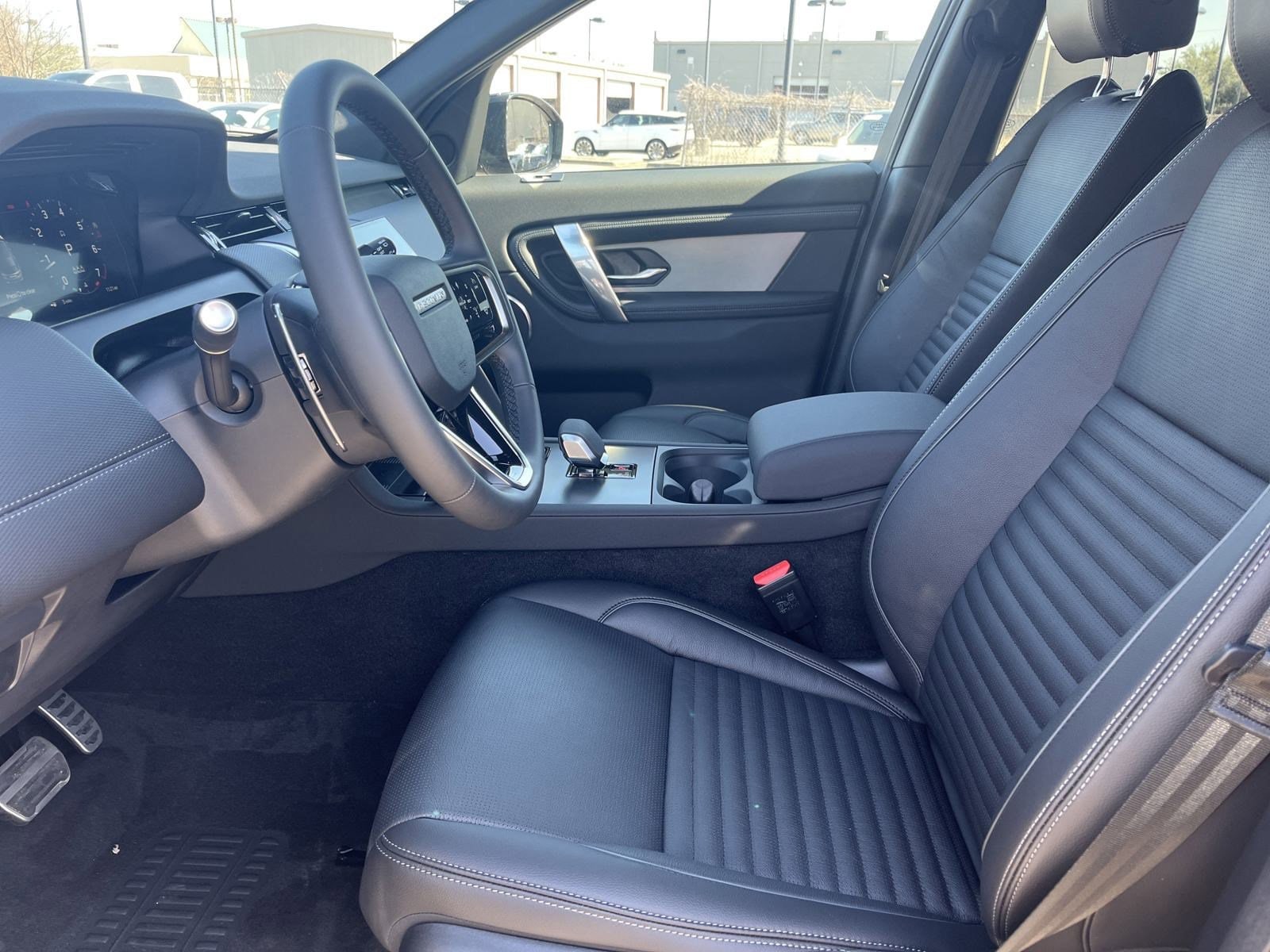 2025 Land Rover Discovery Sport Dynamic SE - Photo 15