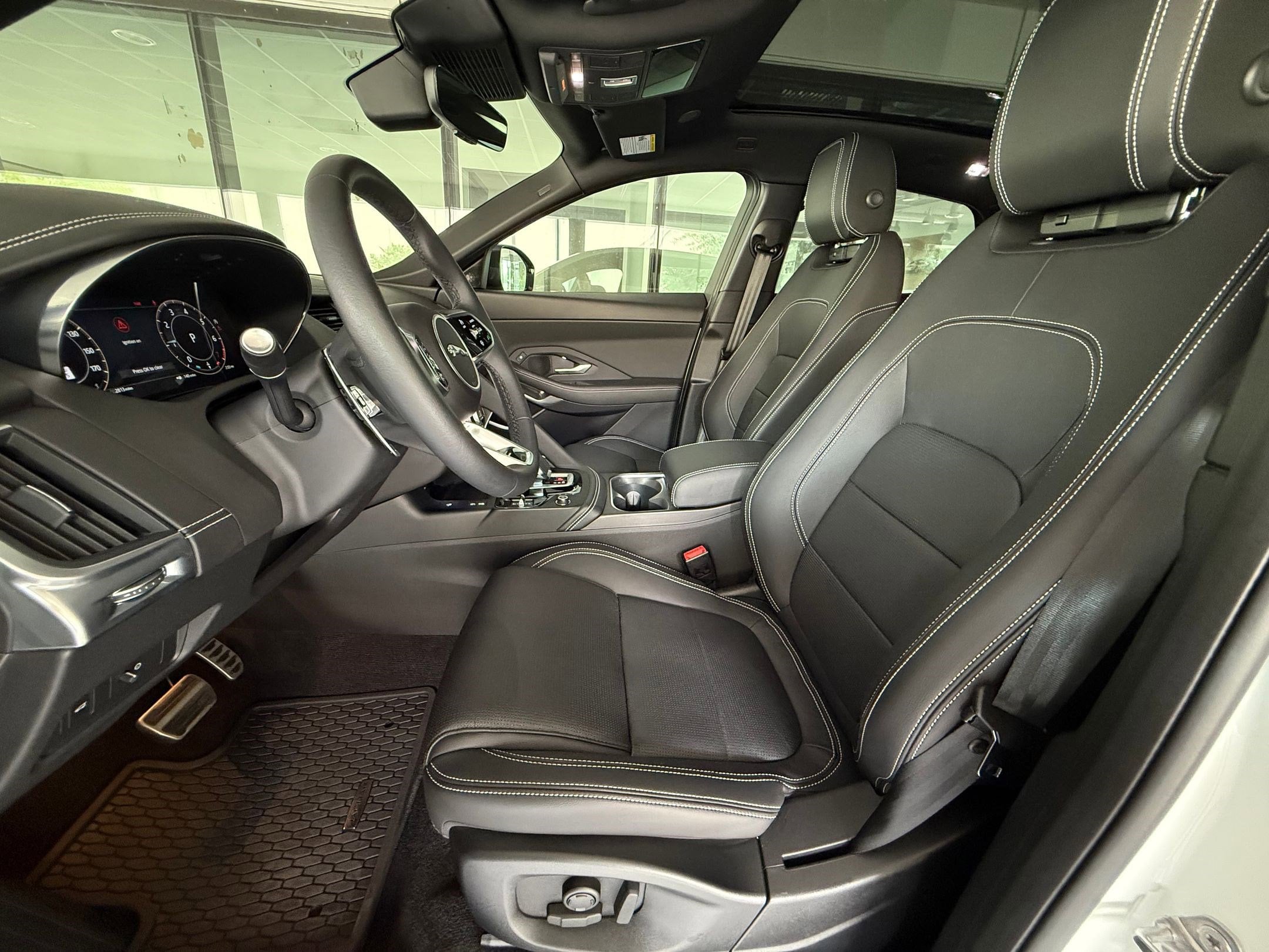 E-PACE P250 R-Dynamic SE SUV