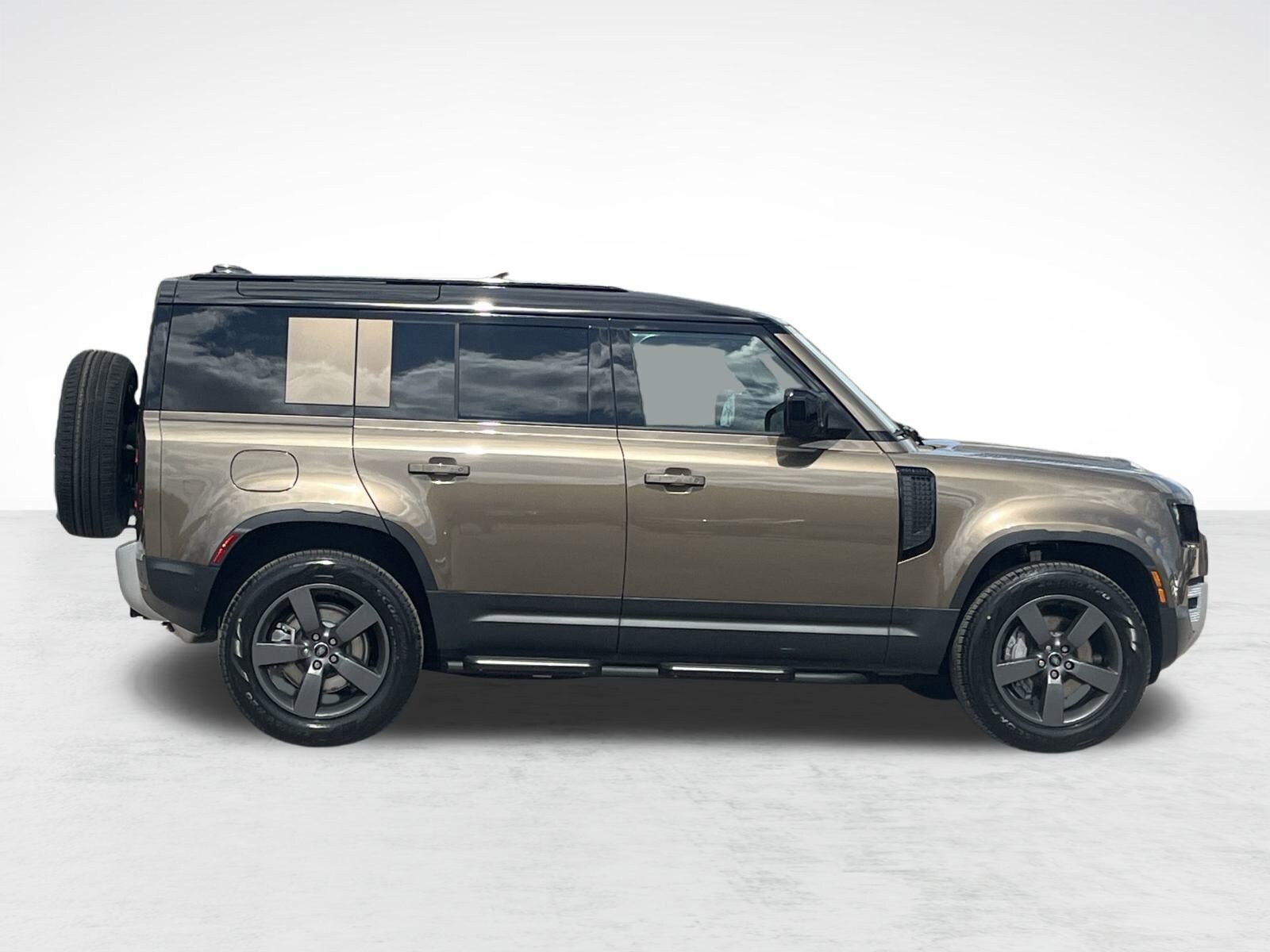 2025 Land Rover Defender S - Photo 11