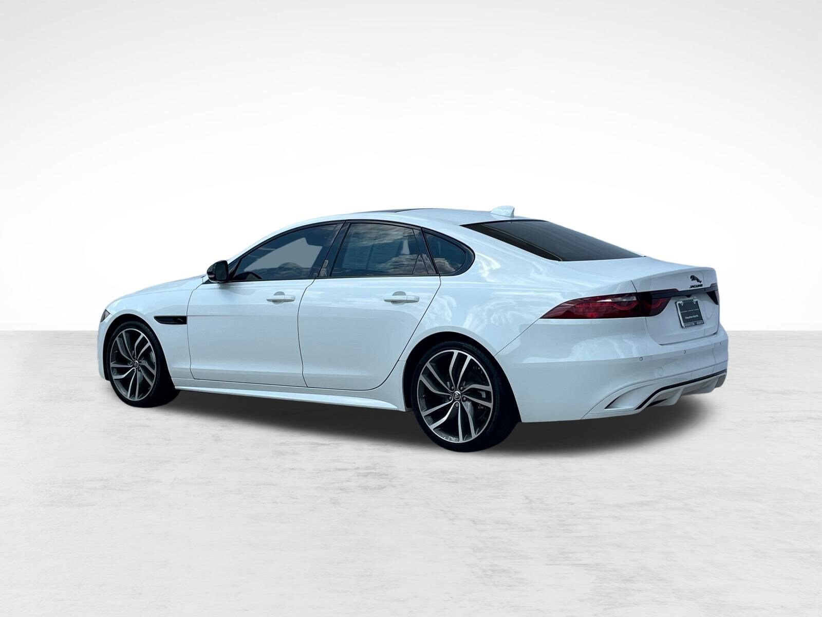 2024 Jaguar XF R-Dynamic SE photo 3