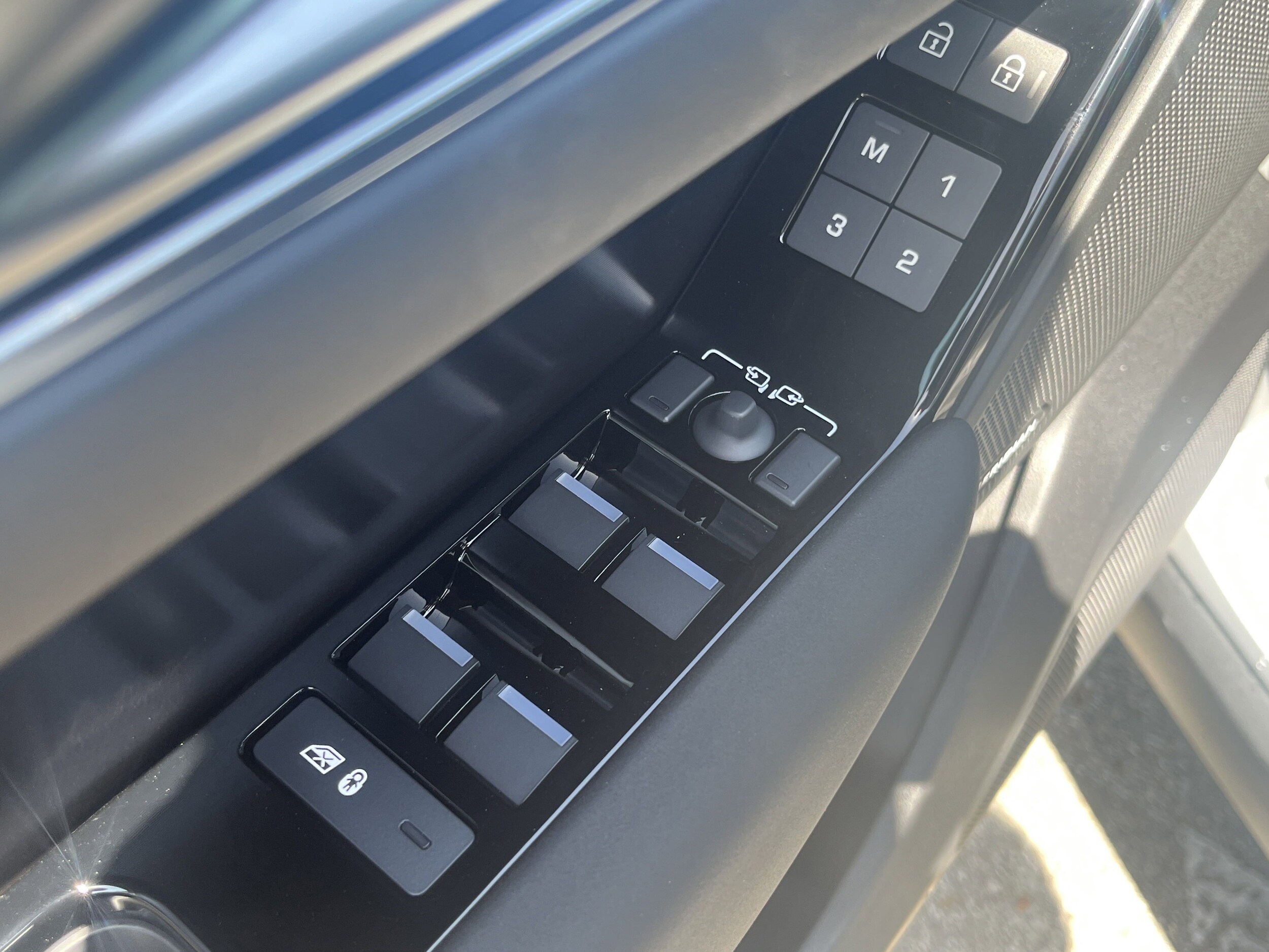 2026 Land Rover Range Rover Velar Dynamic SE - Photo 14
