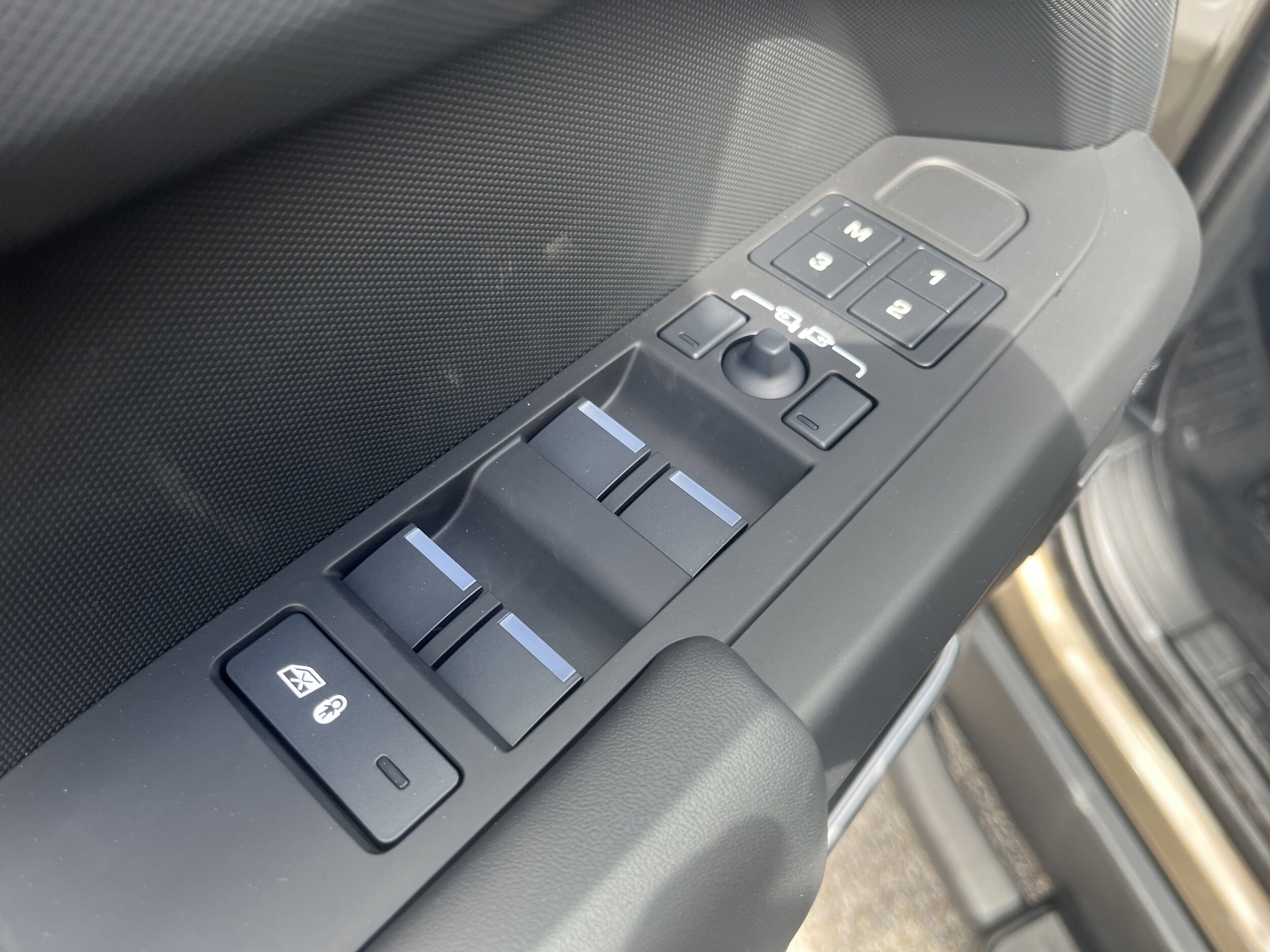 2025 Land Rover Defender S - Photo 14