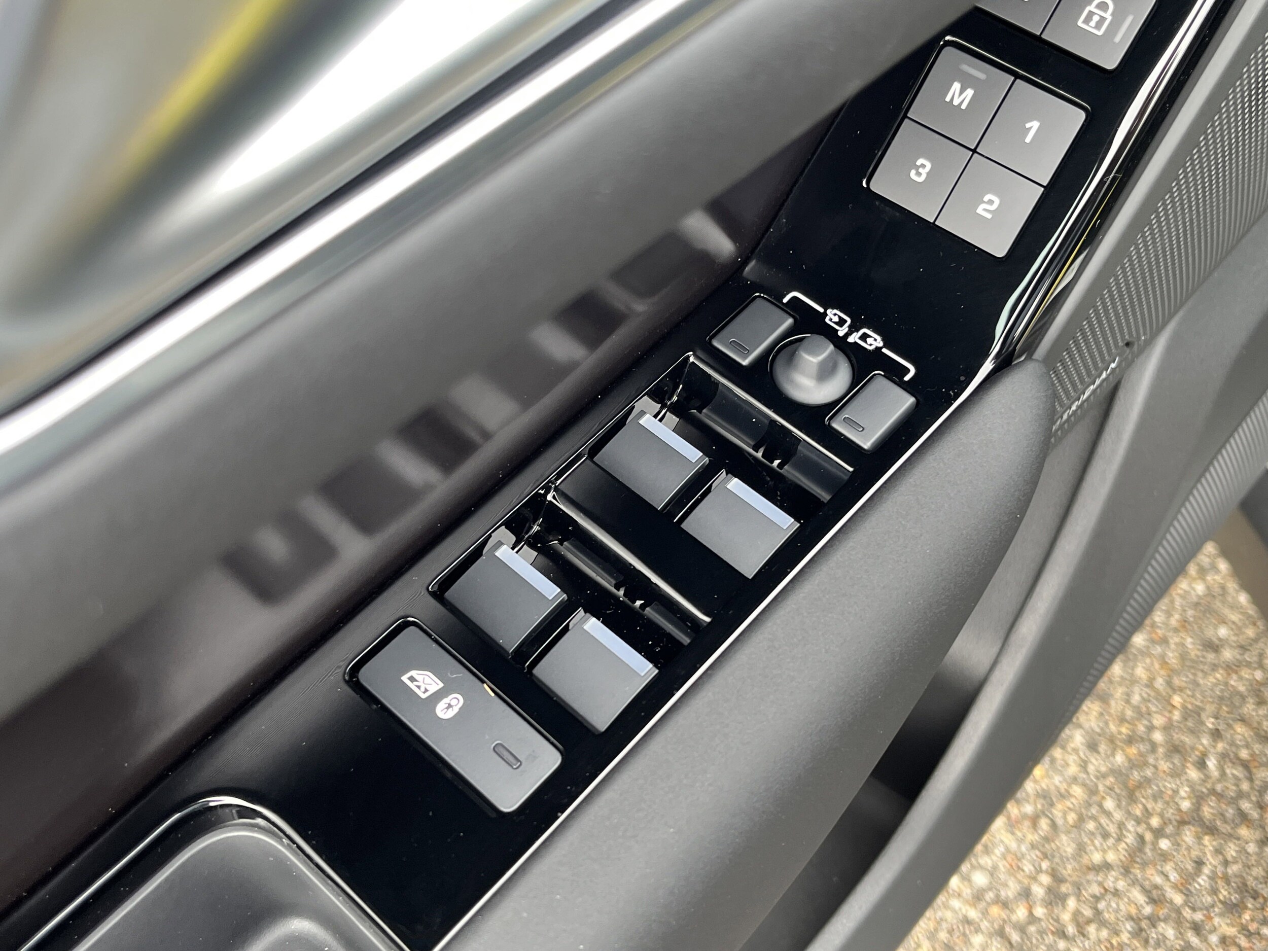 2026 Land Rover Range Rover Velar Dynamic SE - Photo 14