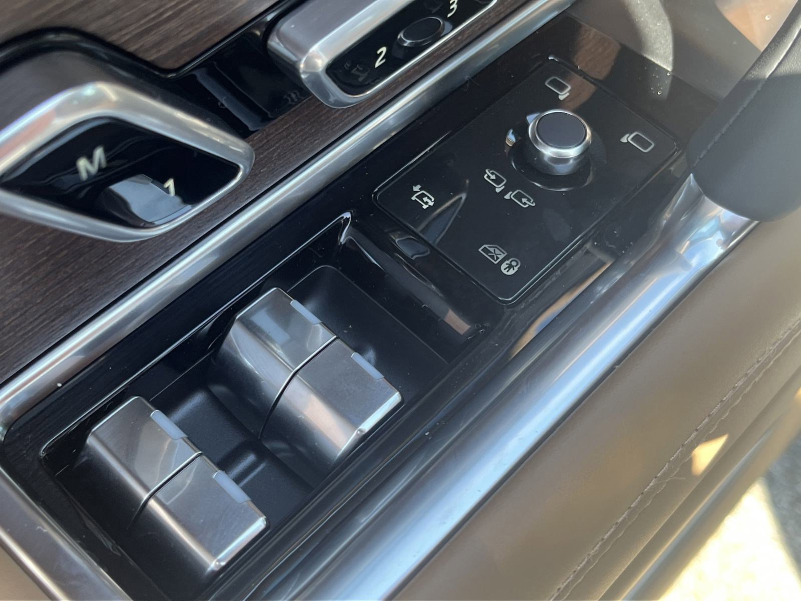 2025 Land Rover Range Rover SE - Photo 14