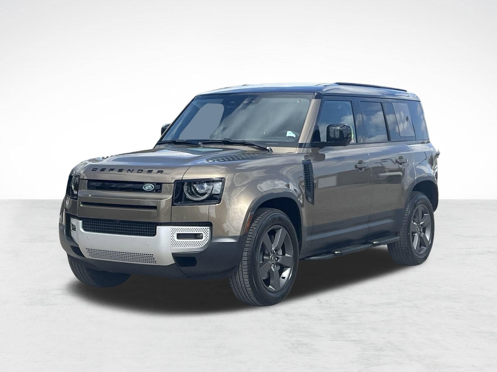 2025 Land Rover Defender S's photo