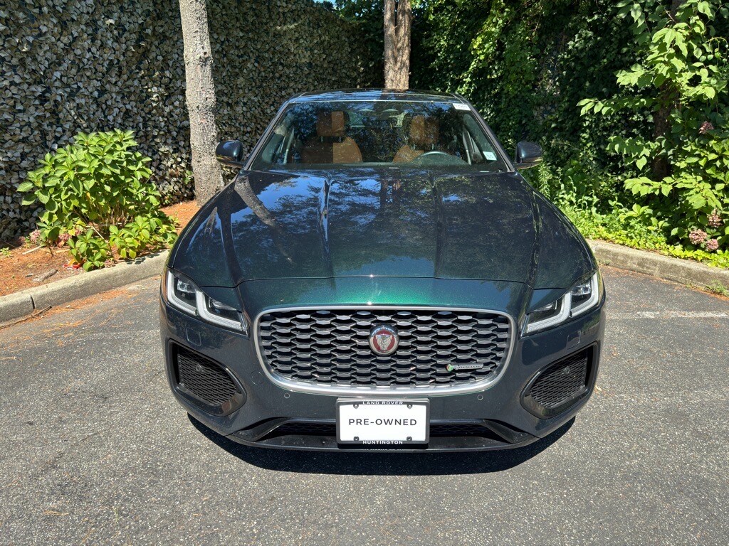 2022 Jaguar XF R-Dynamic SE photo 2