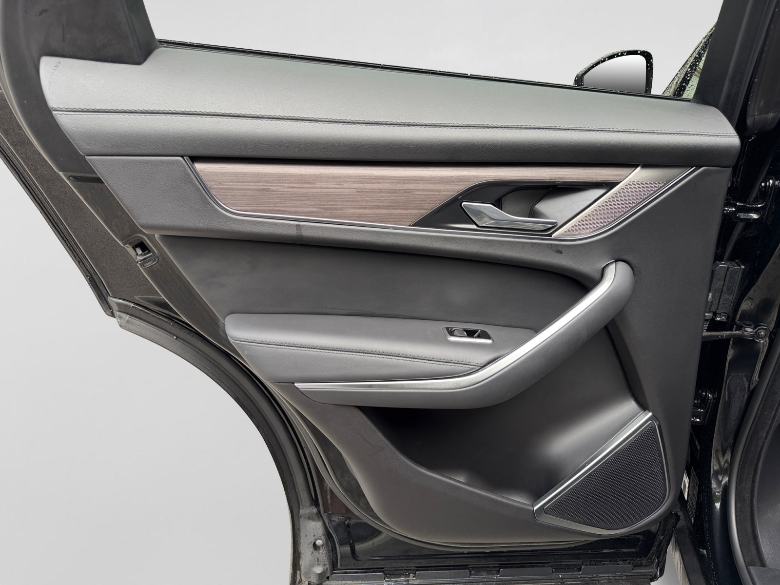 2023 Jaguar F-Pace S - Photo 17