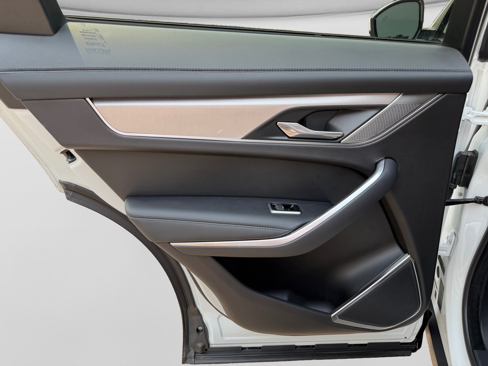 2023 Jaguar F-Pace S - Photo 17