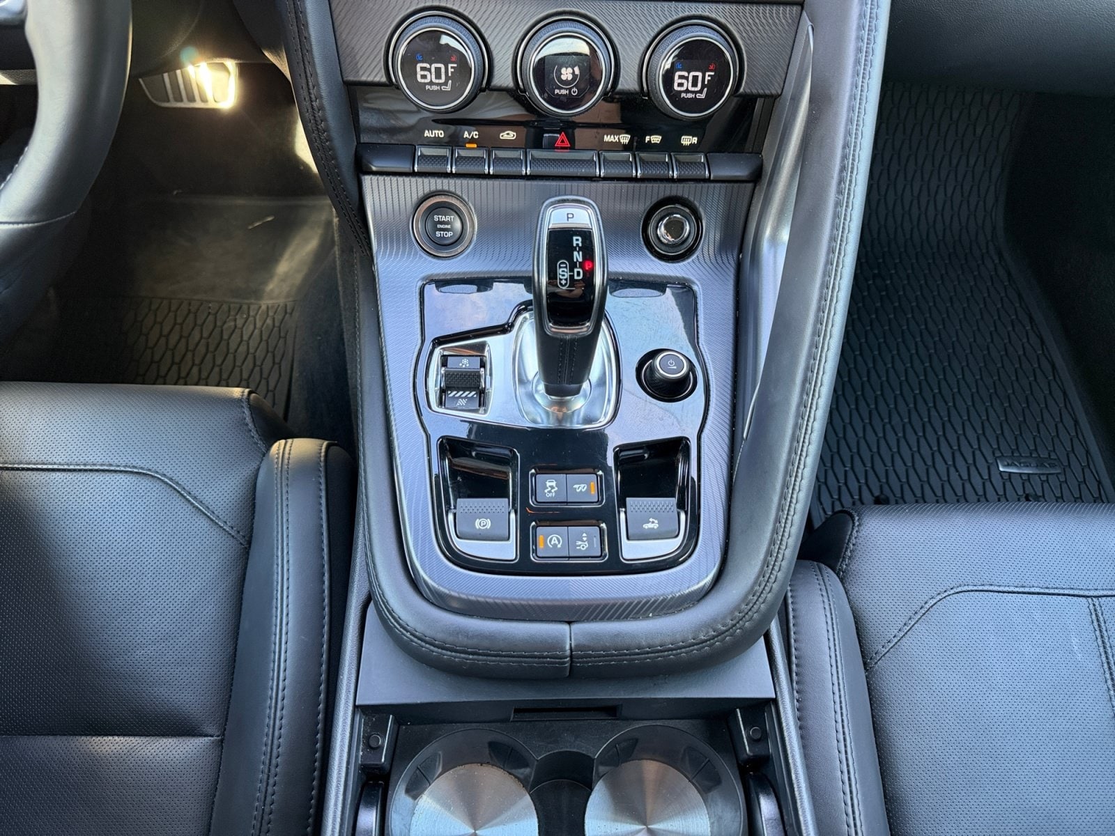 2023 Jaguar F-TYPE R-Dynamic - Photo 15