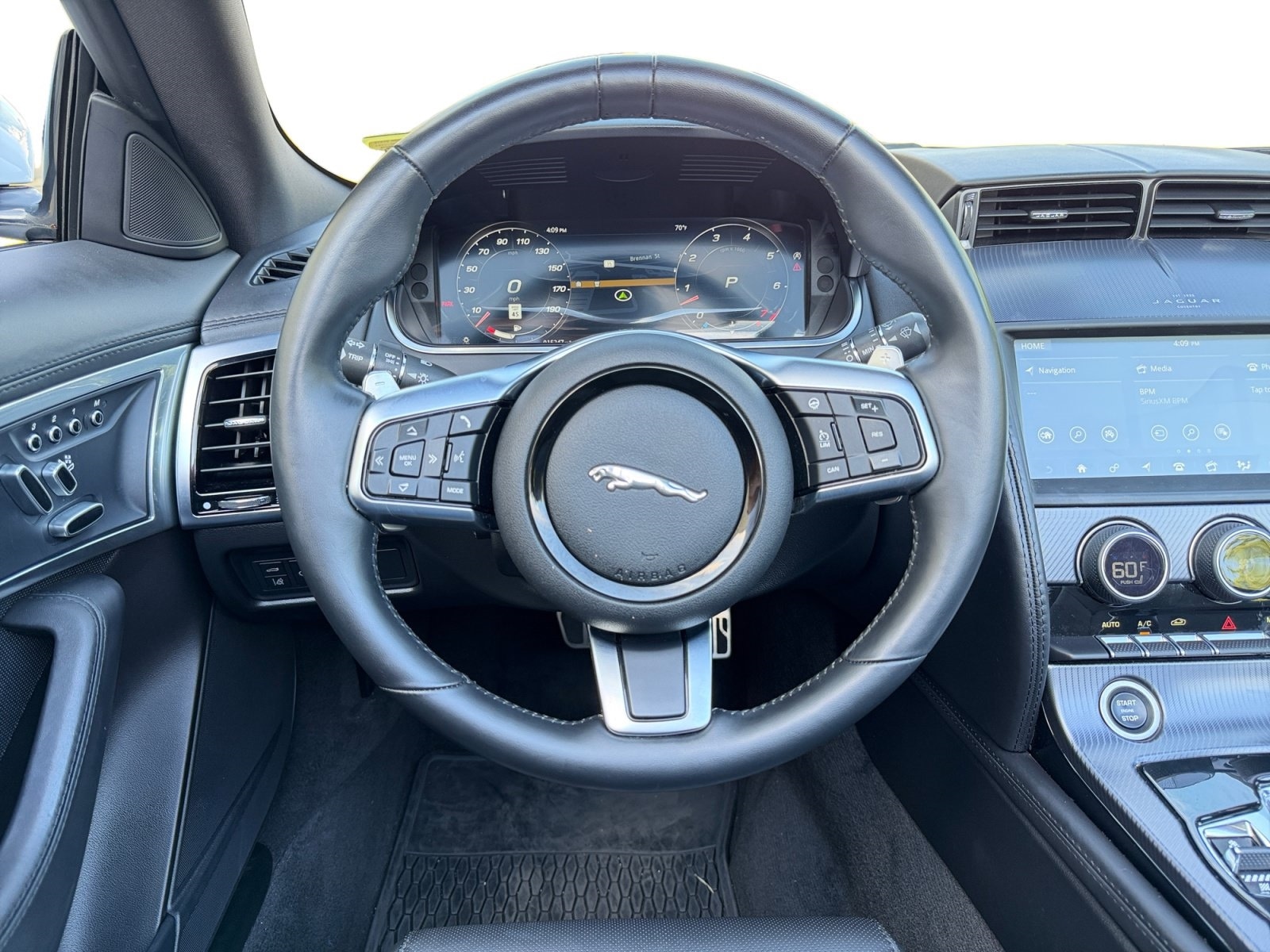 2023 Jaguar F-TYPE R-Dynamic - Photo 11