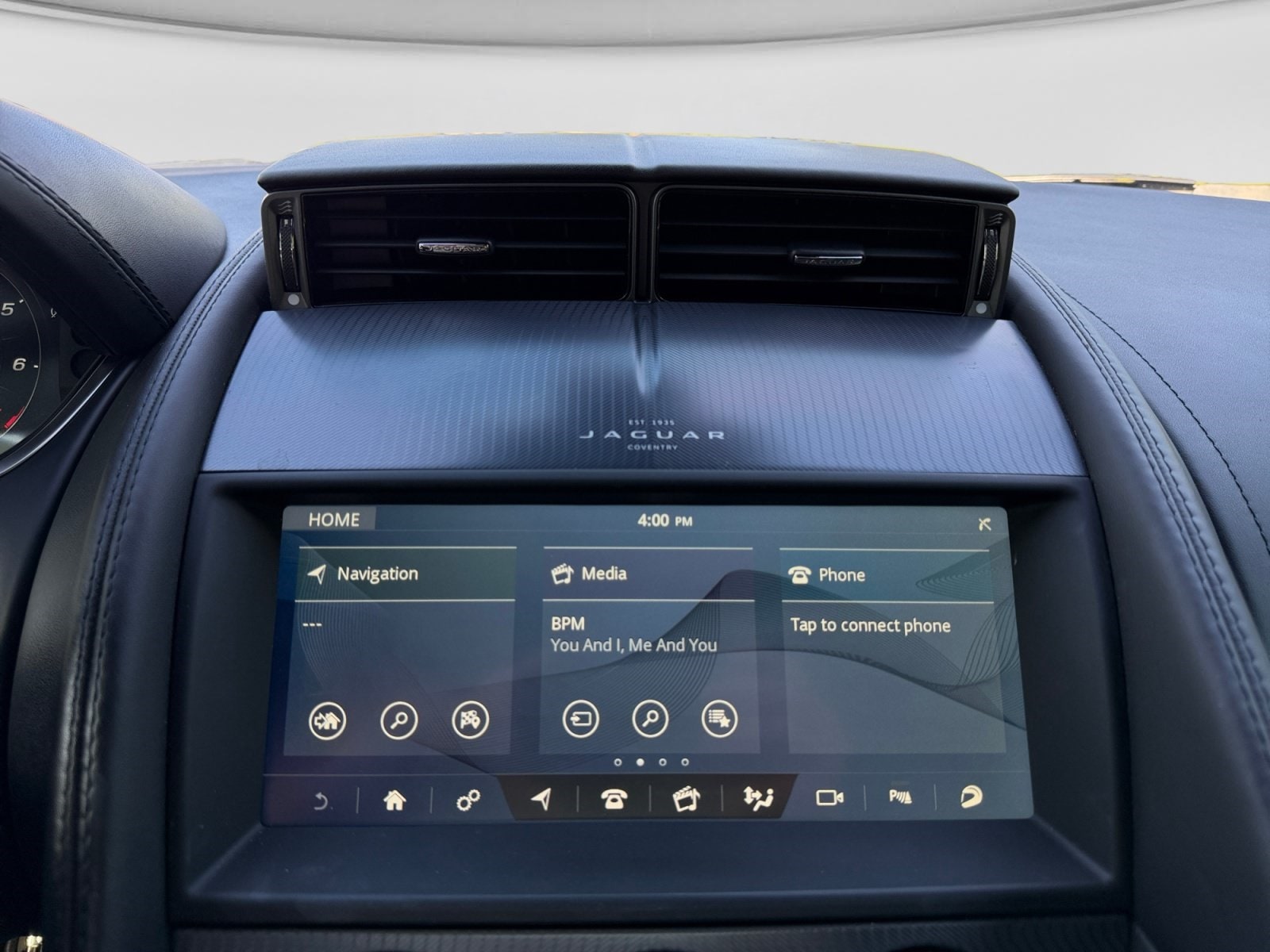 2023 Jaguar F-TYPE R-Dynamic - Photo 14