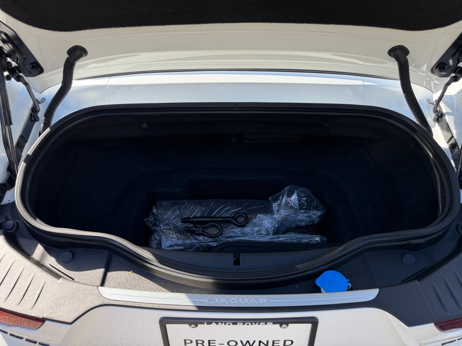 2023 Jaguar F-TYPE R-Dynamic - Photo 20