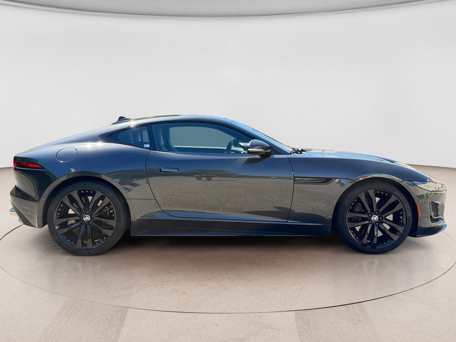2024 Jaguar F-Type R-Dynamic - Photo 6