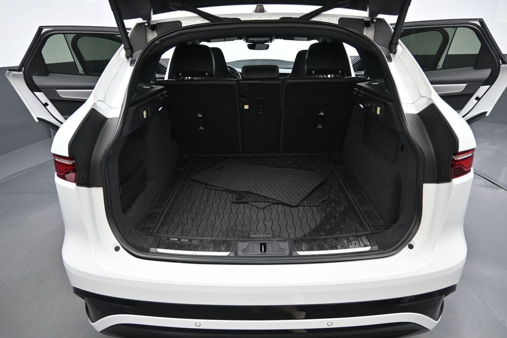 2024 Jaguar F-PACE R-Dynamic S - Photo 15