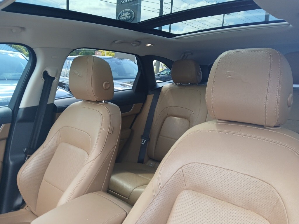 2021 Jaguar F-PACE P250 S photo 3