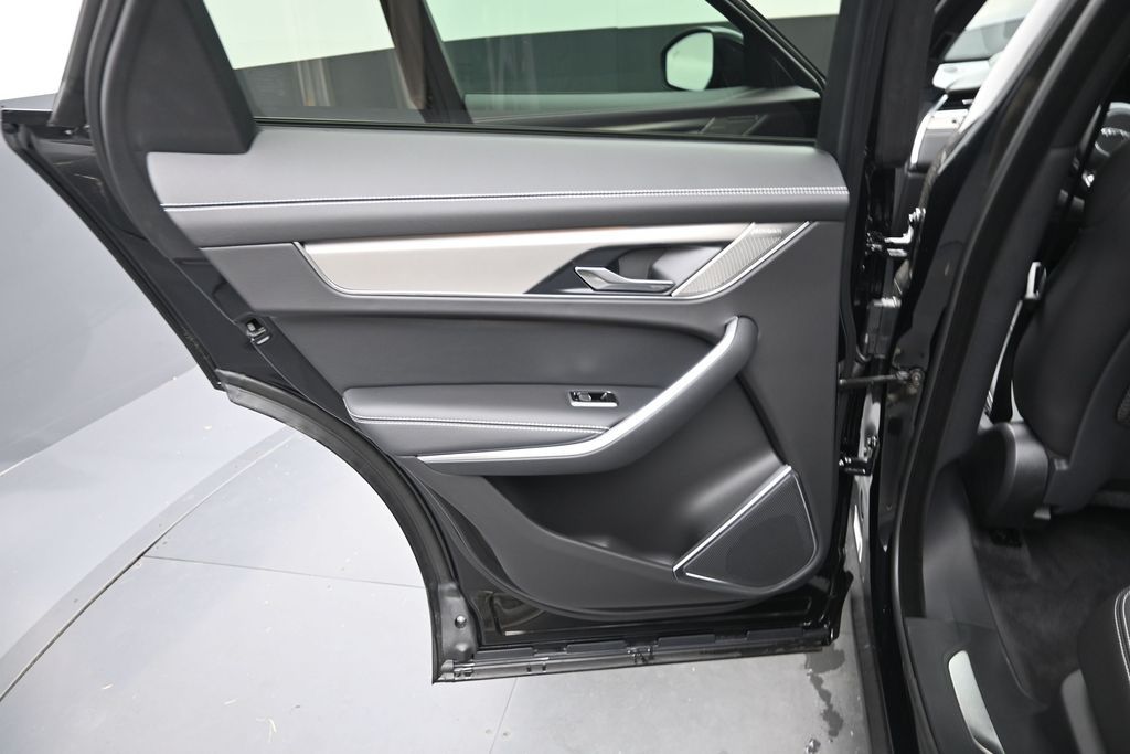 2026 Jaguar F-Pace R-Dynamic S - Photo 16