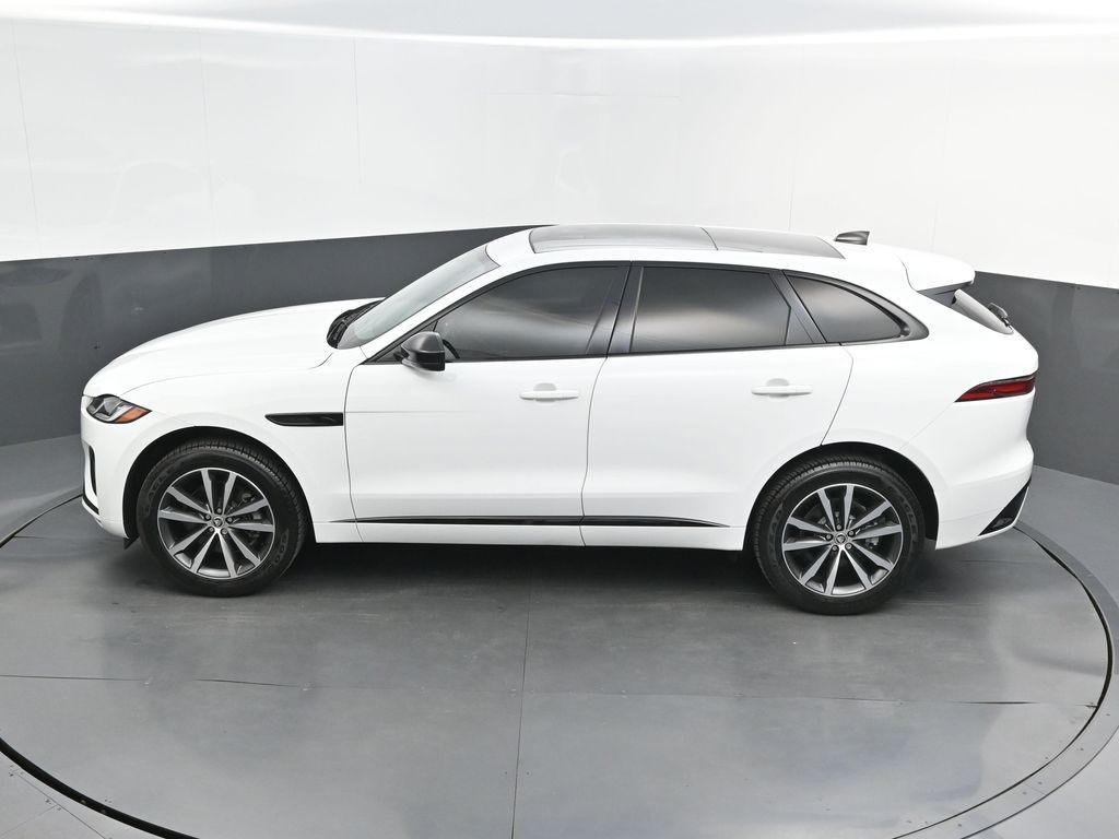 2024 Jaguar F-PACE R-Dynamic S - Photo 30