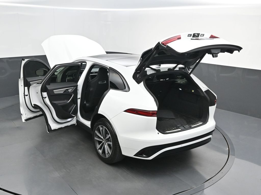 2024 Jaguar F-PACE R-Dynamic S - Photo 49
