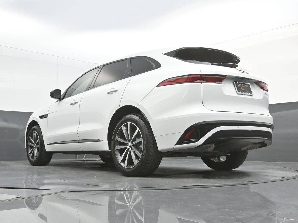 2024 Jaguar F-PACE R-Dynamic S - Photo 39