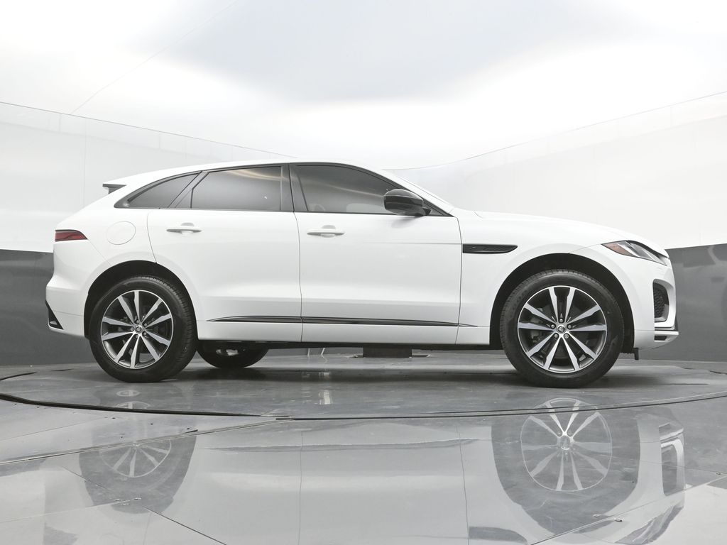 2024 Jaguar F-PACE R-Dynamic S - Photo 42
