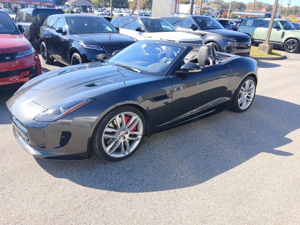 2017 Jaguar F-TYPE R photo 4