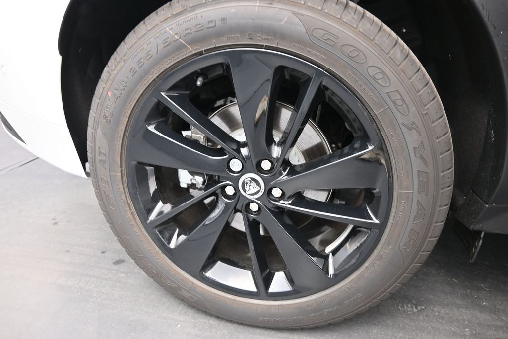 2026 Jaguar F-Pace R-Dynamic S - Photo 14