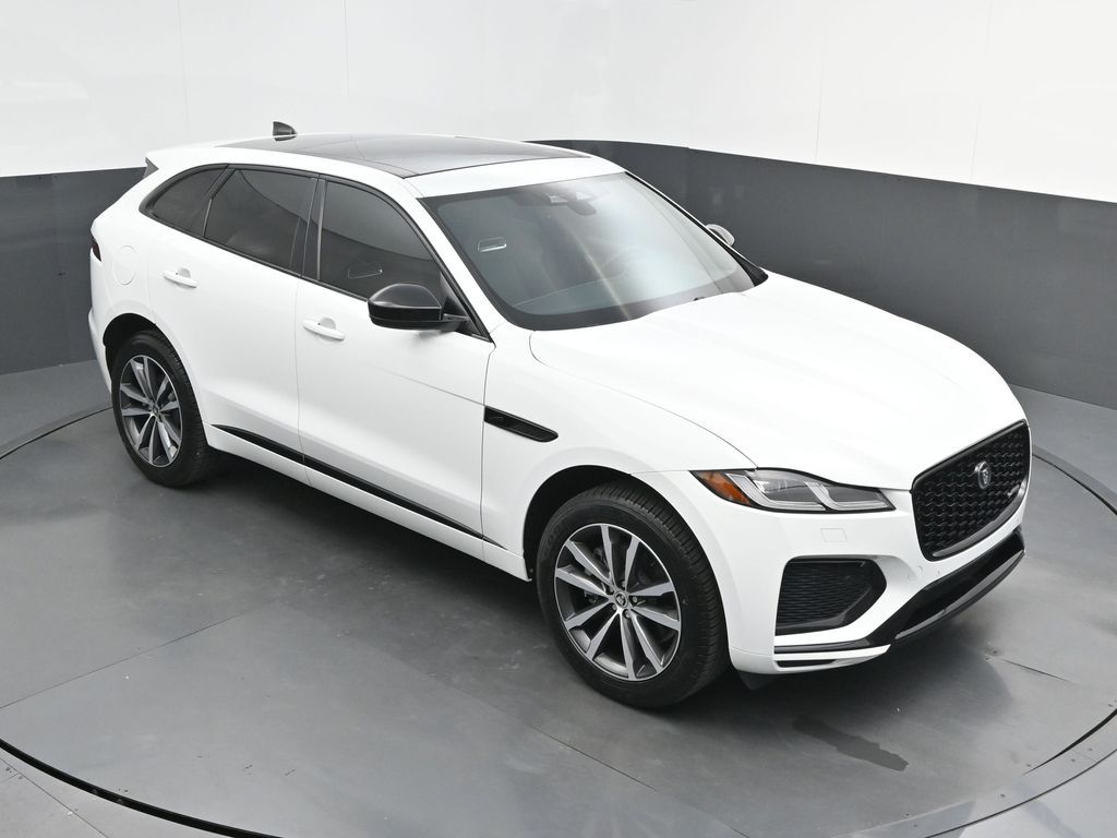 2024 Jaguar F-PACE R-Dynamic S - Photo 35