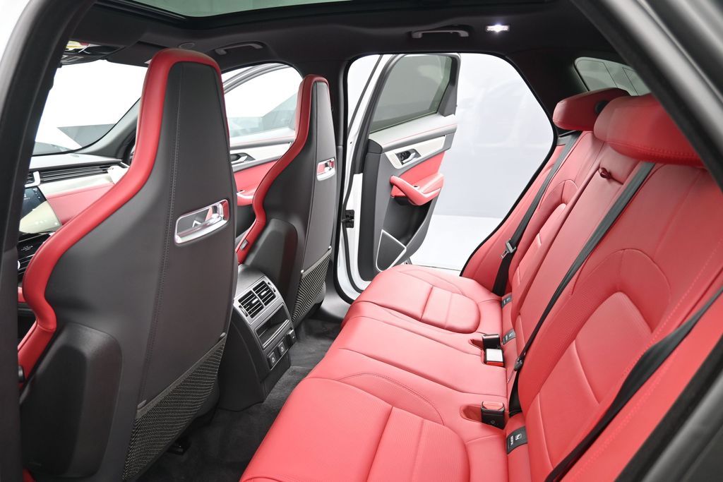 2026 Jaguar F-Pace R-Dynamic S - Photo 17