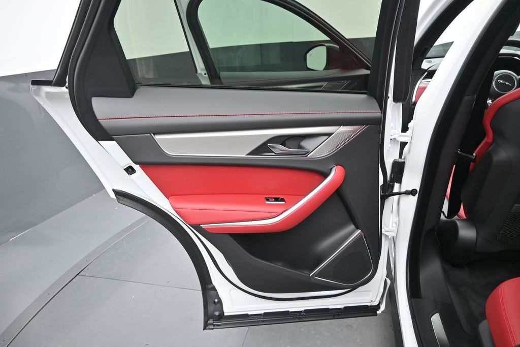 2026 Jaguar F-Pace R-Dynamic S - Photo 16