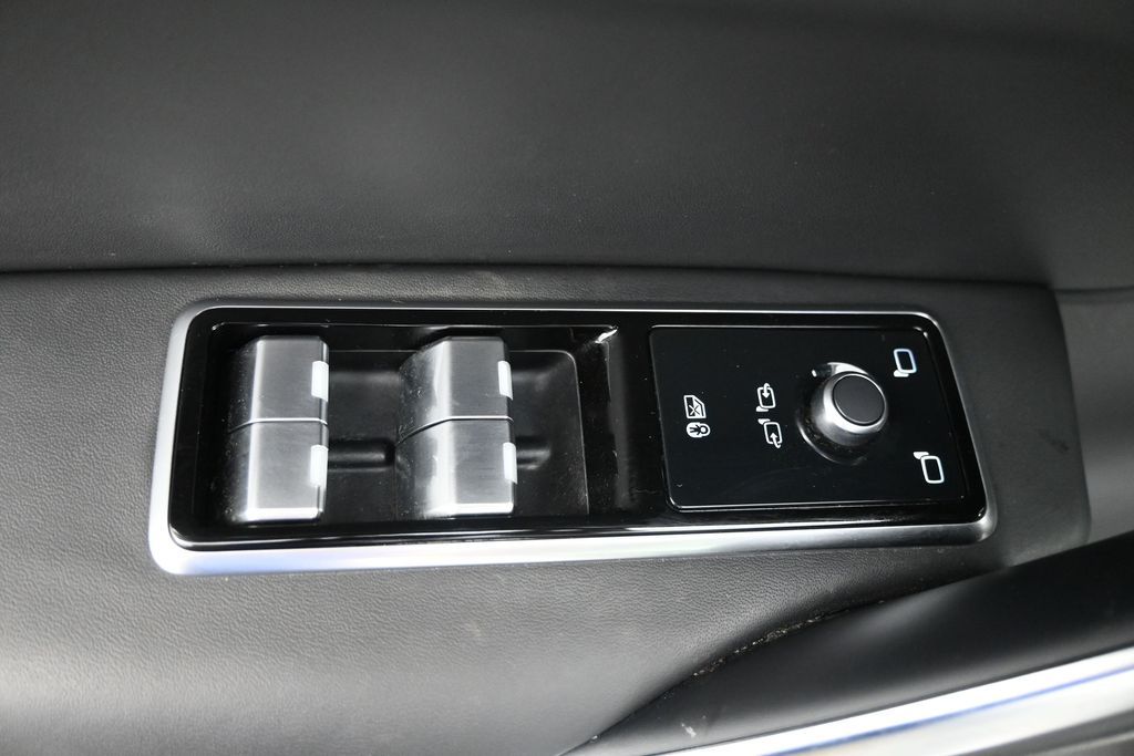 2024 Jaguar F-PACE R-Dynamic S - Photo 22