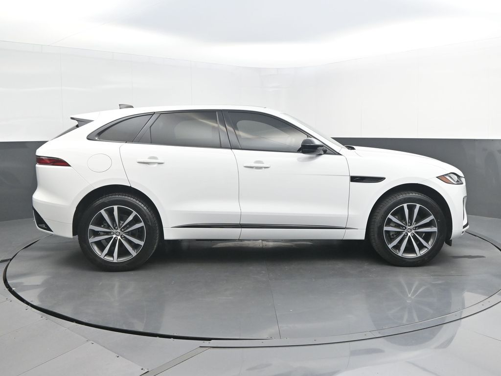 2024 Jaguar F-PACE R-Dynamic S - Photo 8