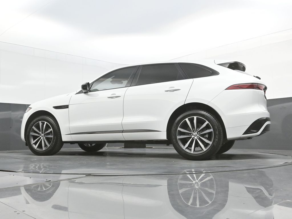 2024 Jaguar F-PACE R-Dynamic S - Photo 38