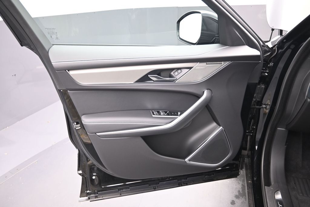 2026 Jaguar F-Pace R-Dynamic S - Photo 20
