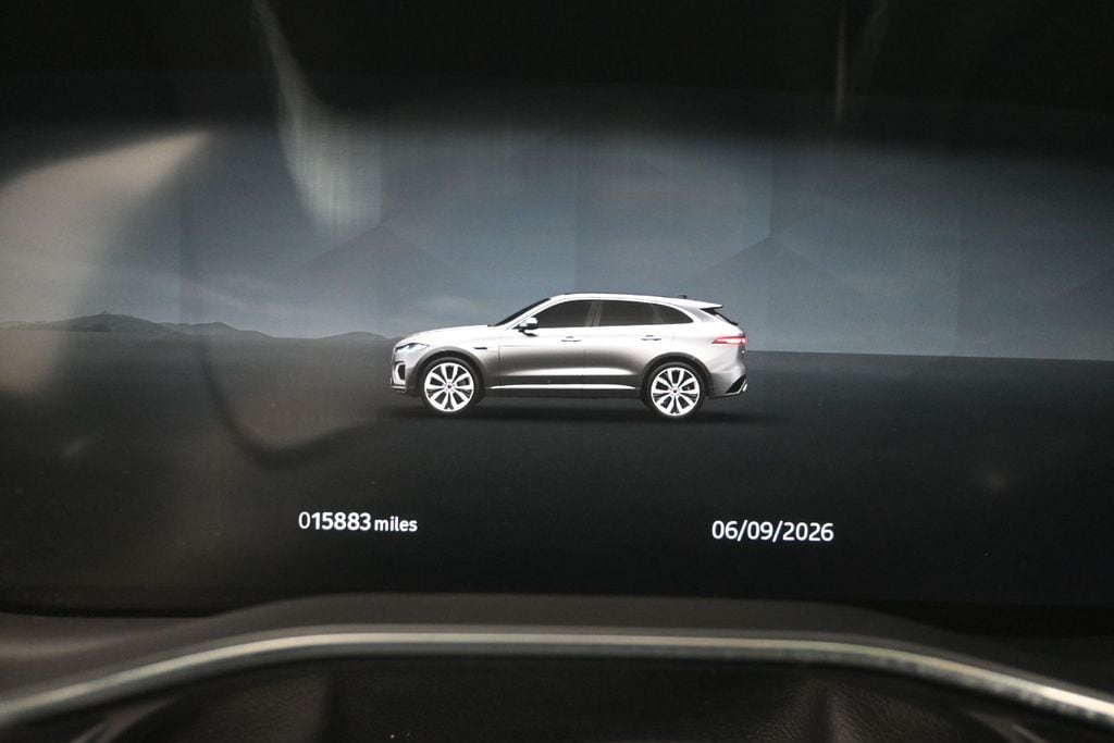 2024 Jaguar F-PACE R-Dynamic S - Photo 25
